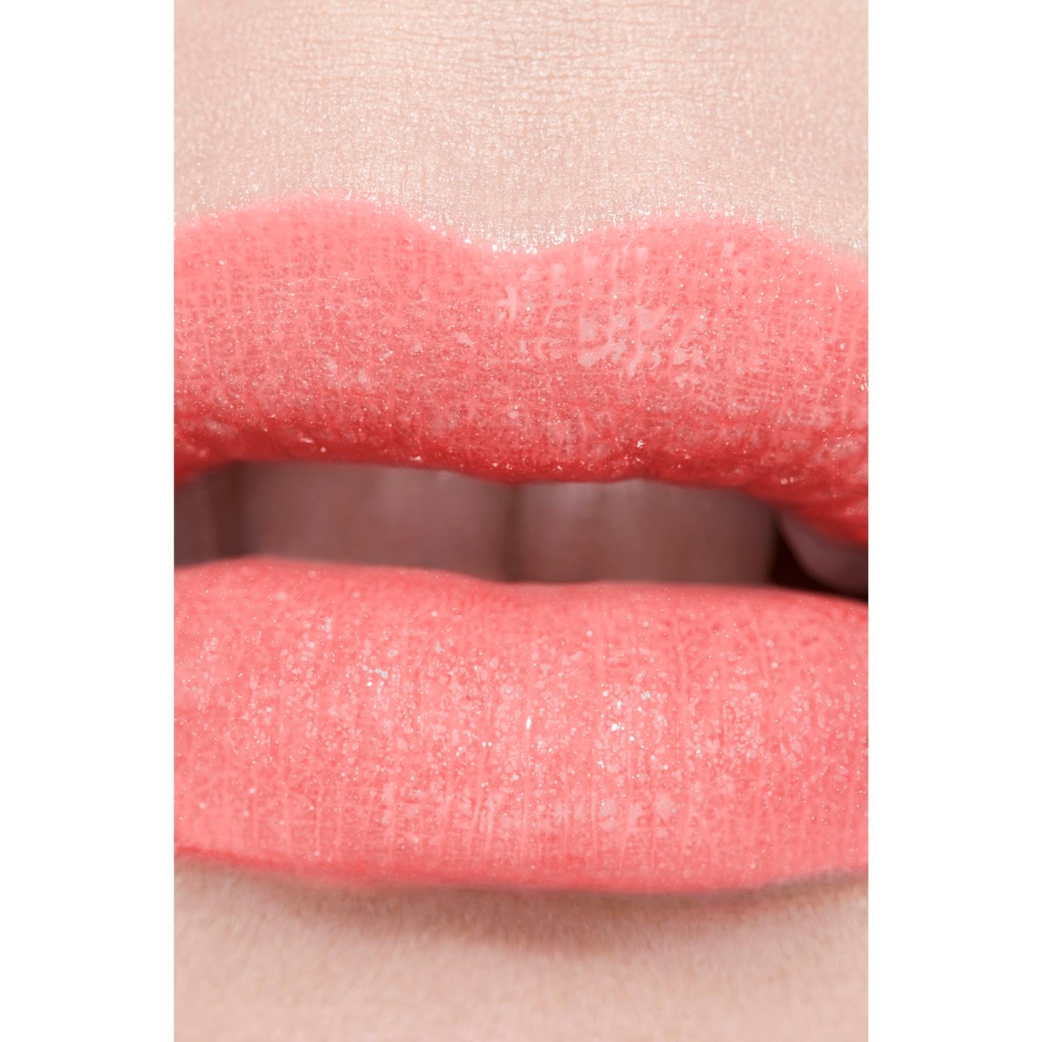 EL BÁLSAMO CON COLOR HIDRATANTE, CON UNA INTENSIDAD A MEDIDA, PARA UNOS LABIOS MÁS BELLOS DÍA TRAS DÍA